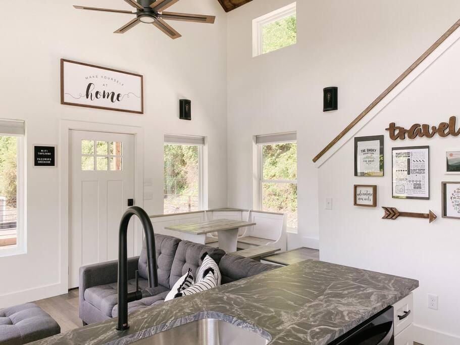 Apartamento Modern Smoky Mountain Tiny House Pigeon Forge Exterior foto